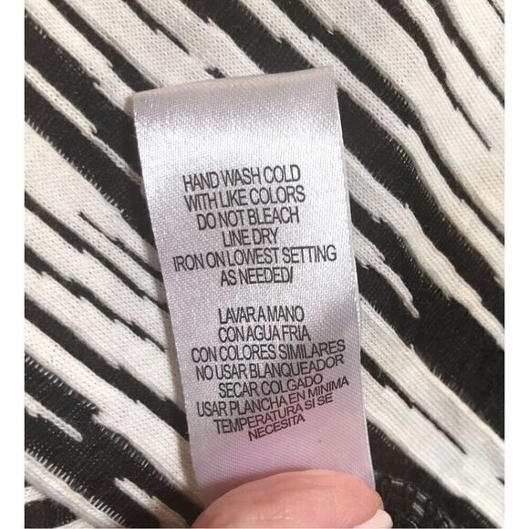 SANDRA DARREN - 🎉HP🎉 EUC - L Sz M Cap Sleeve Printed Geometric BodyCon Sheath - Picture 8 of 14